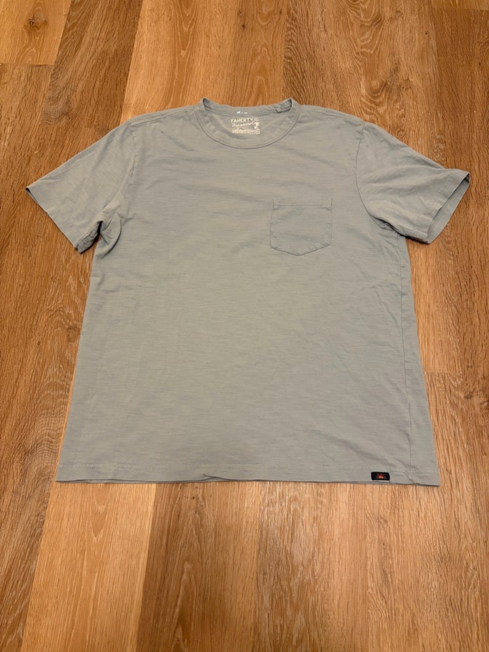 Faherty Sunwashed Organic Cotton Pocket Tee Light Blue/Gray Size L